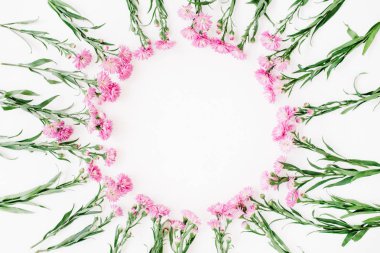 Kır çiçekleri yapılan çelenk çerçeve