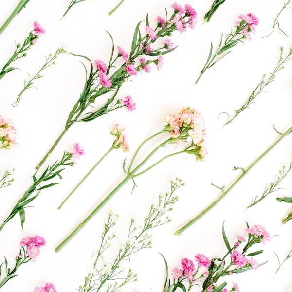 Çiçek desenli pembe ve bej kır çiçekleri ile