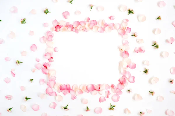 Rám vyrobený z lístků růžové růže — Stock fotografie