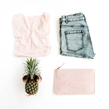 trendy kadınsı kıyafetler