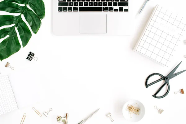 Espacio de trabajo de oficina en casa — Foto de Stock