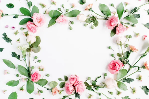 Круглая рамка из розовых и бежевых роз — стоковое фото