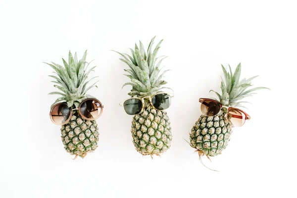 Bokovky ananas v sluneční brýle — Stock fotografie