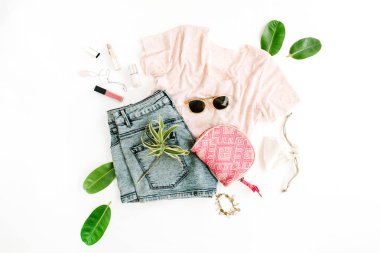 trendy kadınsı kıyafetler