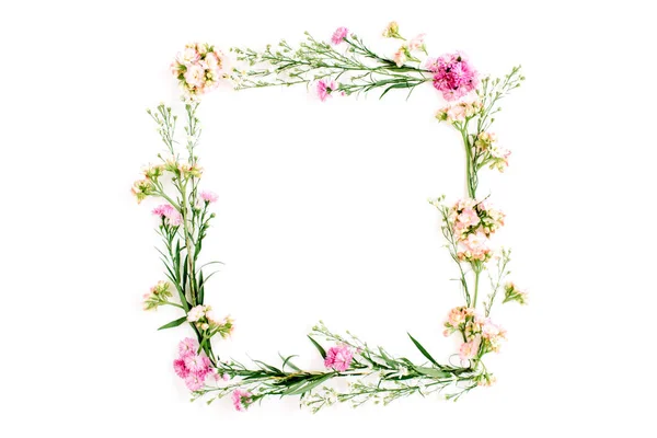 Věnec rám vyrobený z růžové a béžové květy, — Stock fotografie