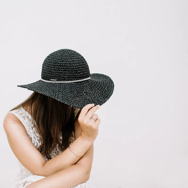 Jovem mulher bonita — Fotografia de Stock