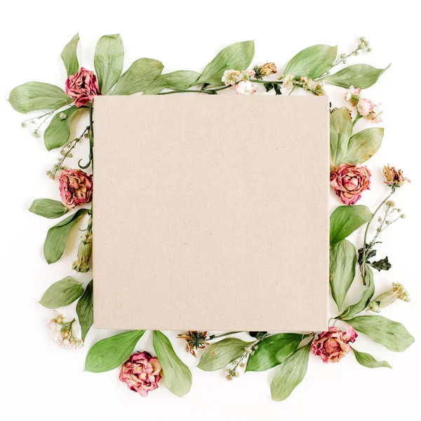 Artesanato caixa de presente e composição floral — Fotografia de Stock