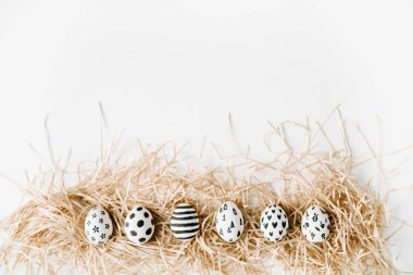 Süslü yumurta yuvada