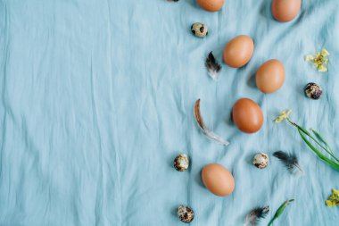 Bej renkli Paskalya yumurtaları