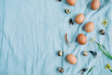 Bej renkli Paskalya yumurtaları