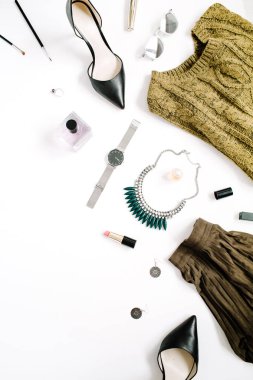 Bayan giyim ve aksesuarları