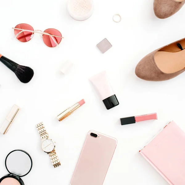 Vrouwelijke roze gestileerde accessoires — Stockfoto
