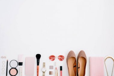 Kadın pembe özgü aksesuarlar