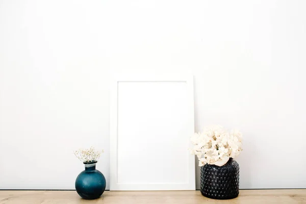 Photo frame with flowers — Stock Photo, Image