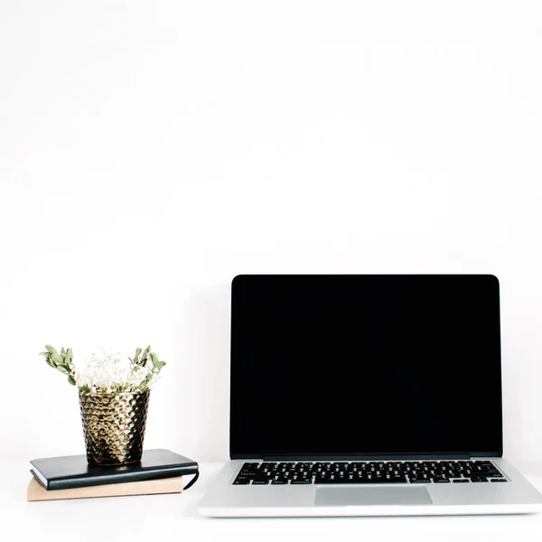 Blogger or freelancer workspace — Stock Photo, Image