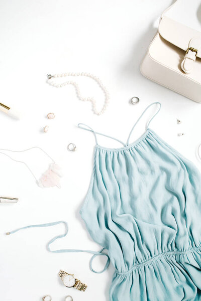 женская одежда и аксессуары
