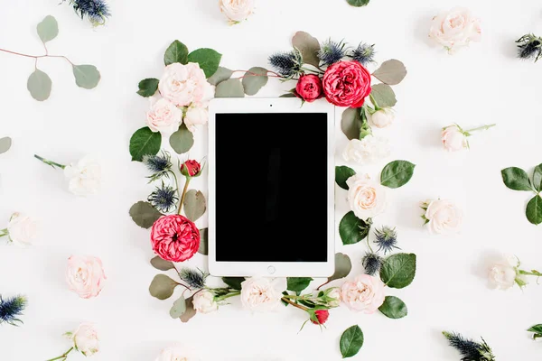 Marco floral con tableta —  Fotos de Stock
