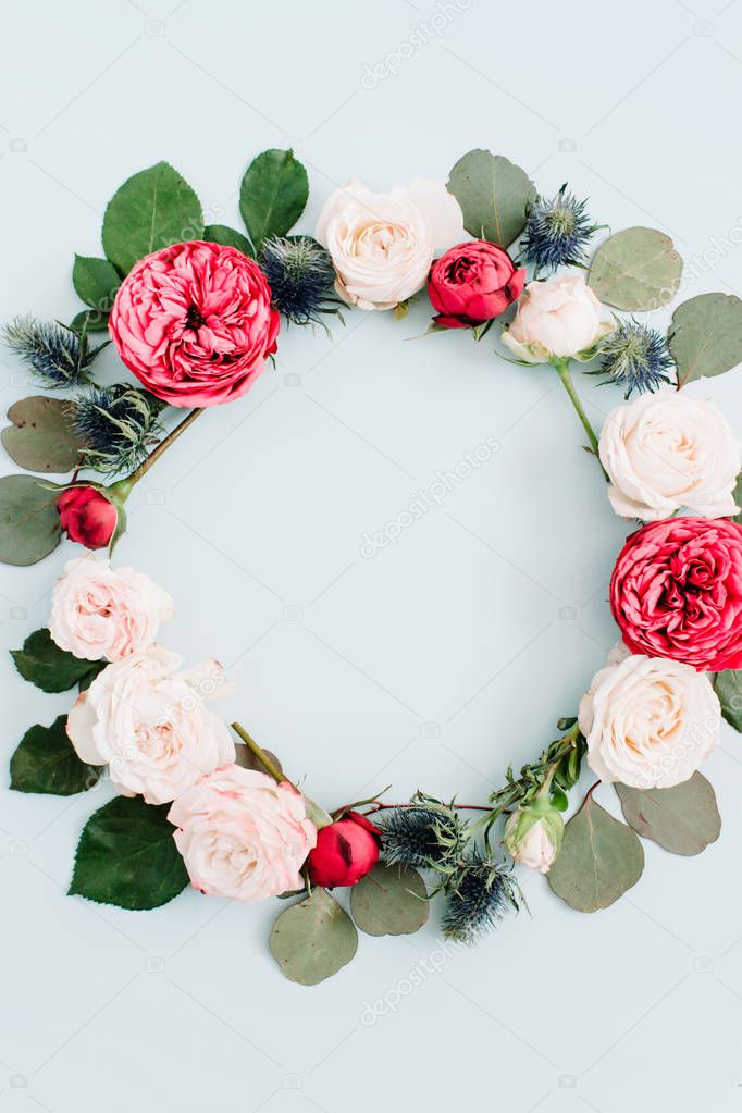 Round frame wreath