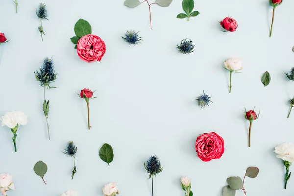 Marco de flores de rosas beige y rojo —  Fotos de Stock