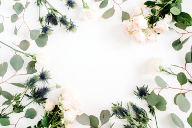 yuvarlak çerçeve çiçek çelenk 