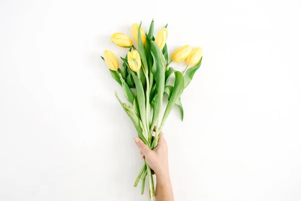 Bouquet dans la main des filles — Photo