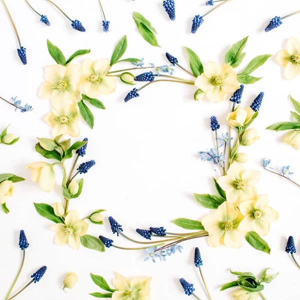 Frame made of fresh flowers — Stock Photo, Image