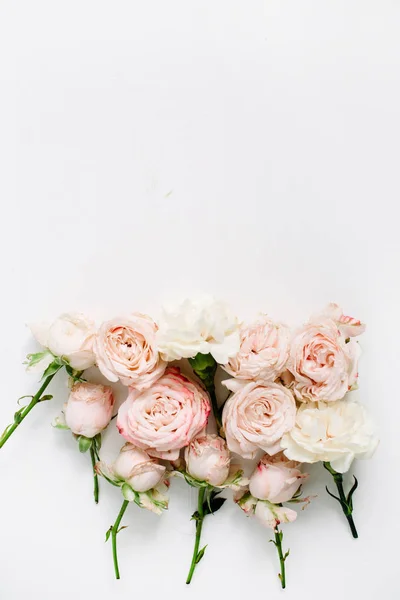 Bloem samenstelling met beige rozen — Stockfoto