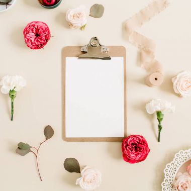 boş pano ile çerçeve çiçek