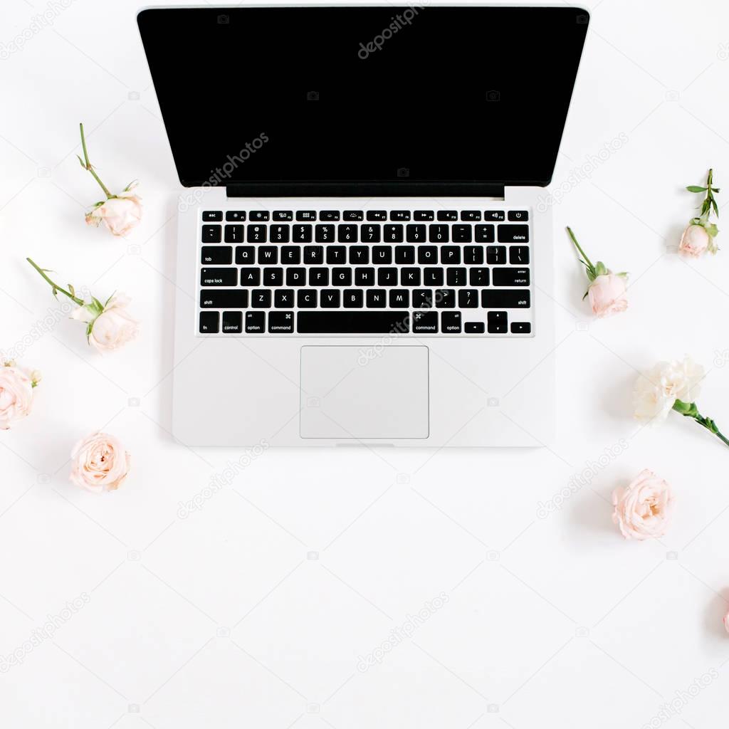 Laptop and flowers pattern 