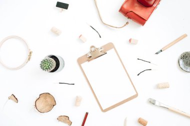 Pano boş kağıt, retro kamera, etli, el yapımı sanat için araçları ile