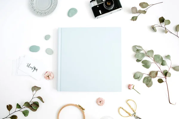 蓝色家庭或婚礼相册，文本的空白空间 — 图库照片