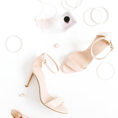 Yüksek topuklu ayakkabılar ve aksesuarlar kolaj