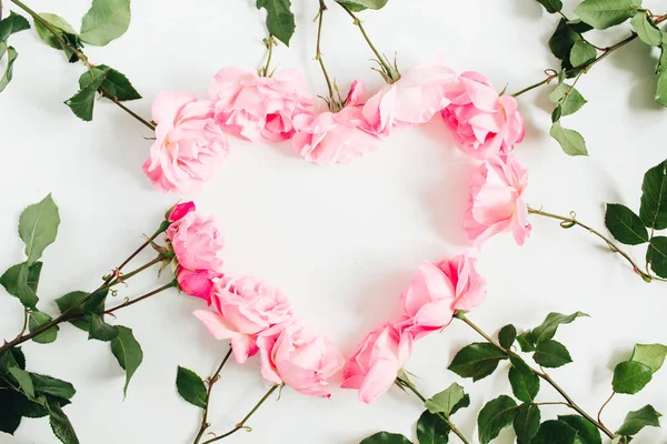 Coração feito de rosas rosa — Fotografia de Stock