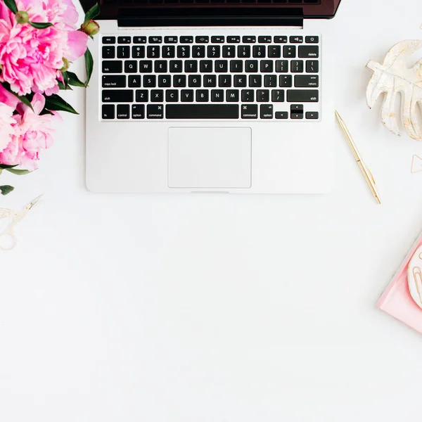 Escritório em casa mesa — Fotografia de Stock