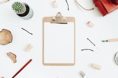 Pano boş kağıt, retro kamera, etli, el yapımı sanat için araçları ile