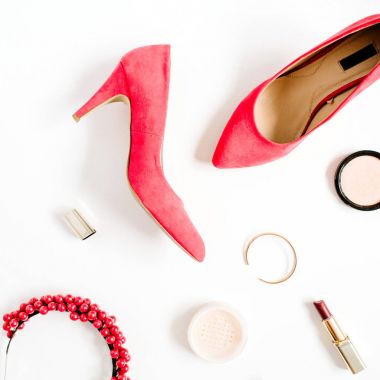 Yüksek topuklu ayakkabılar ve aksesuarlar kolaj