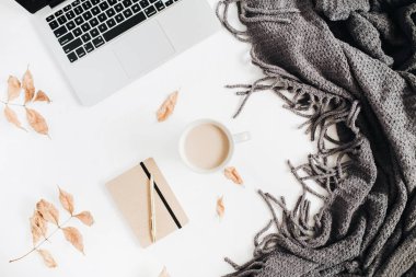 Sonbahar Güz Ev Ofis Masası