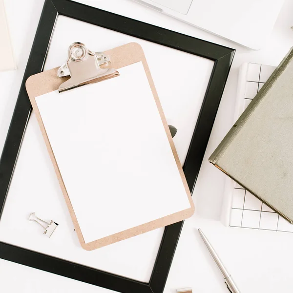 Modern home office desktop — Stock Photo, Image