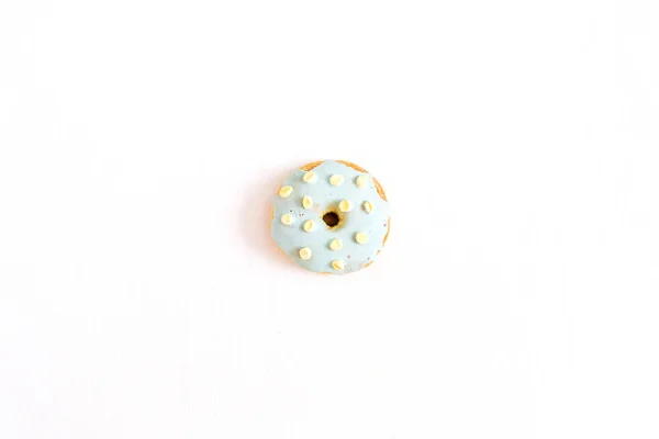 Un donut en blanco — Foto de Stock