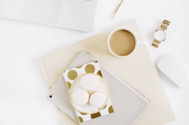 en az Resepsiyon çalışma alanıyla macaroons