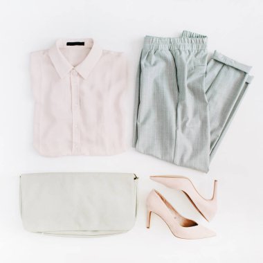 Kadınlar modern moda kıyafetler ve aksesuarlar