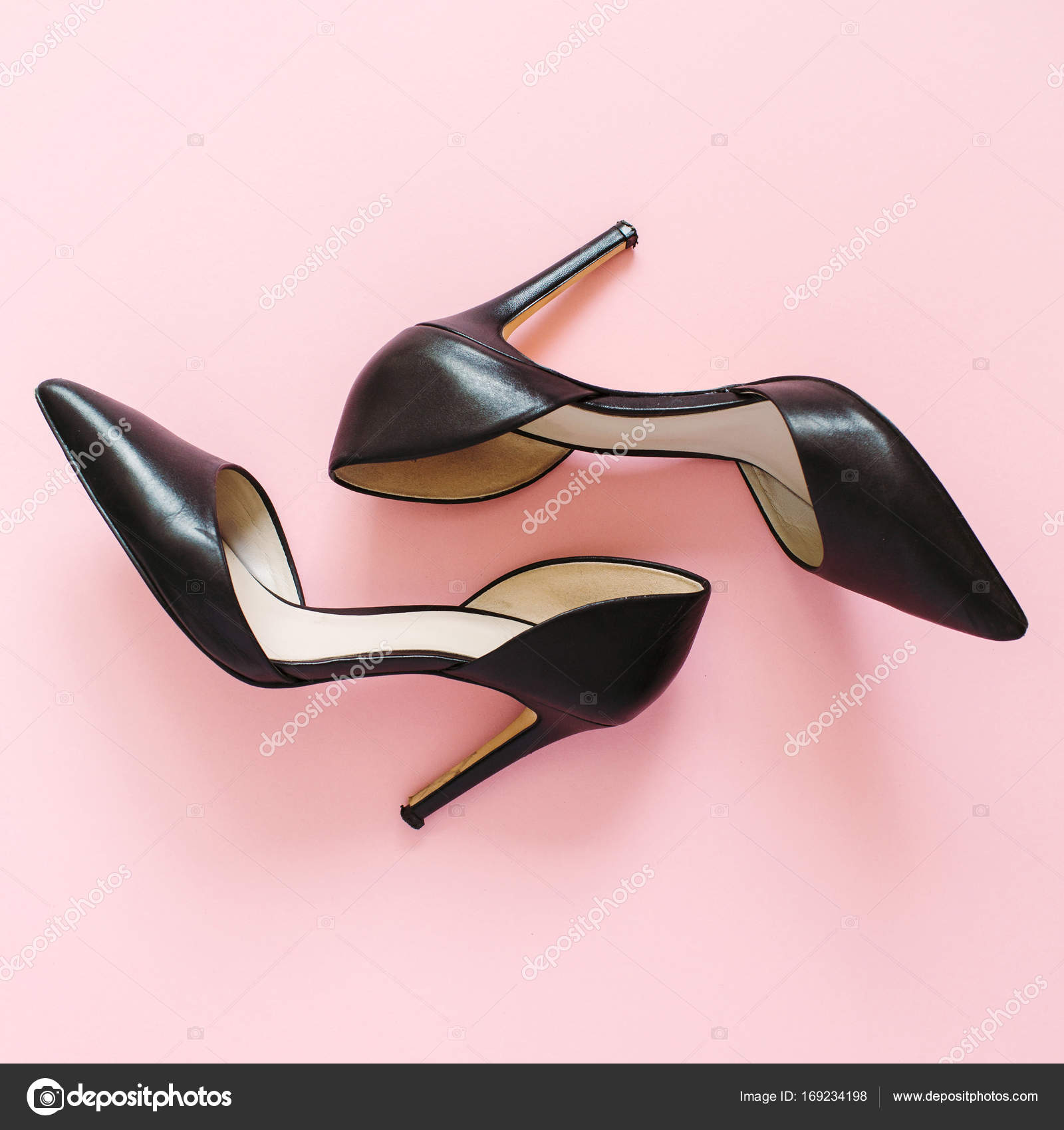 foto di scarpe col tacco alto