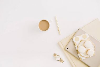 en az Resepsiyon çalışma alanıyla macaroons