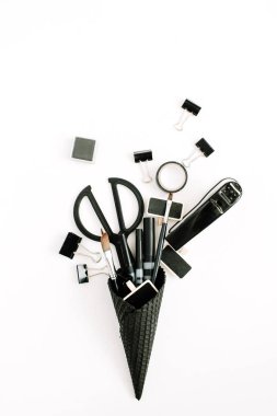 Siyah dondurma waffle koni Ofis Kırtasiye araçları ile