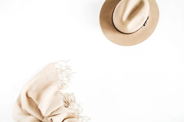 Sombrero beige y bufanda — Foto de Stock