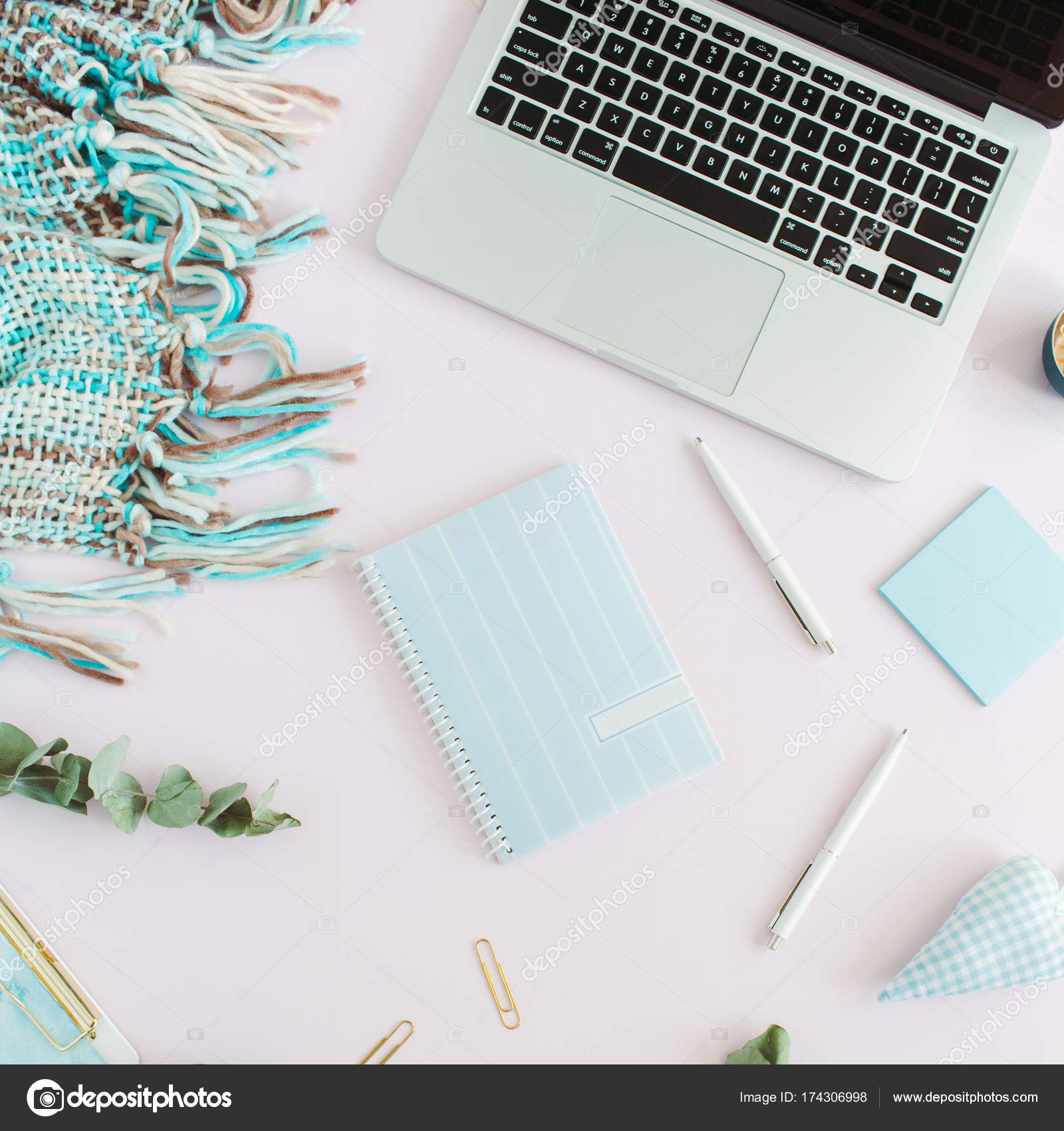 Travail De Bureau A Domicile