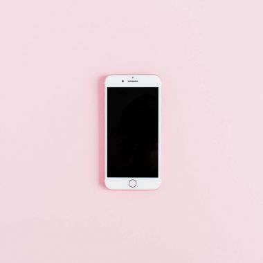 Boş ekran smartphone, pembe arka plan izole. Düz kopya alanı ile alay etmek yukarıya koymak.