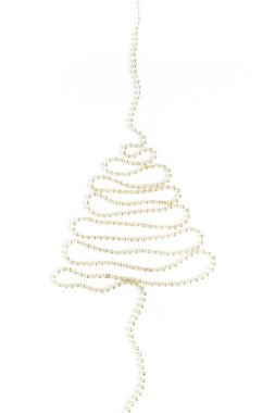 Noel ağacı beyaz zemin üzerine altın Garland yaptı. Düz yatıyordu, en iyi görünüm çok az tatil kavramı.