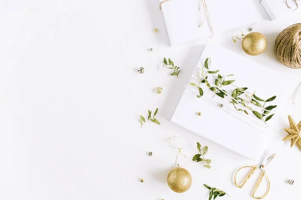 Christmas gift box and decorations — Stock Photo, Image