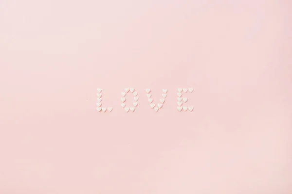 Den Svatého Valentýna Složení Slovo Láska Srdce Pozadí Světle Růžové — Stock fotografie